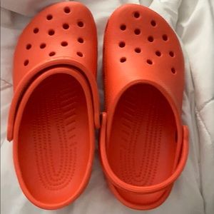 Unisex orange crocs 🍊